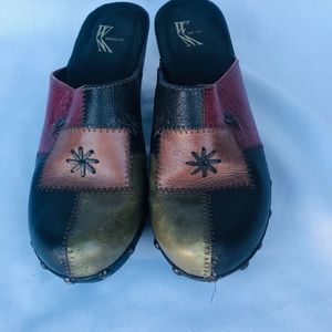 White mountain leather heeled clogs